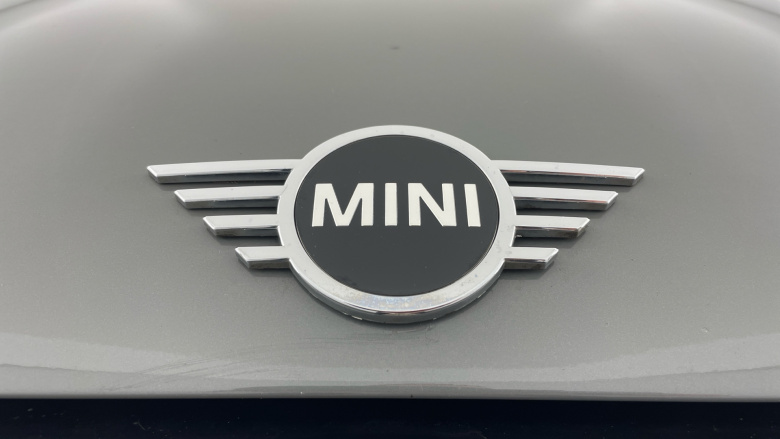 MINI Hatchback 1.5 Cooper Classic 3dr Petrol Hatchback